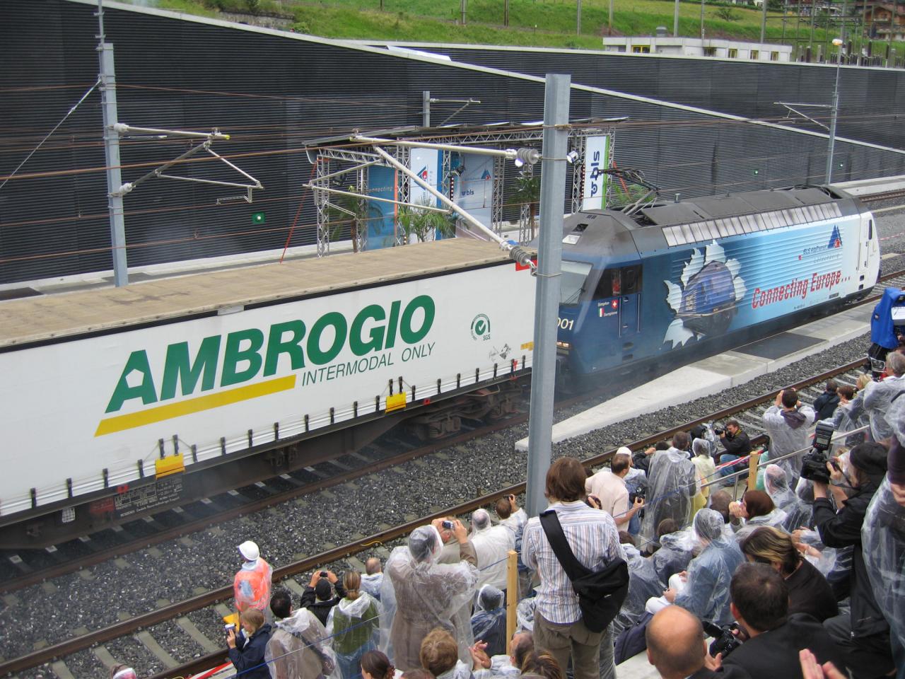 Symboldbild_von Bern nach Europa_Lötschberg-Basistunnel